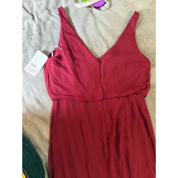 NWT THREAD Bridesmaid Ines Chiffon Sleeveless Gown
Burgundy Dessy Size 12 R - Picture 11 of 12